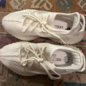 White Yeezy men’s 8